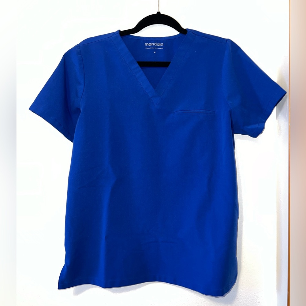 Mandala Women’s One Pocket Scrub Top